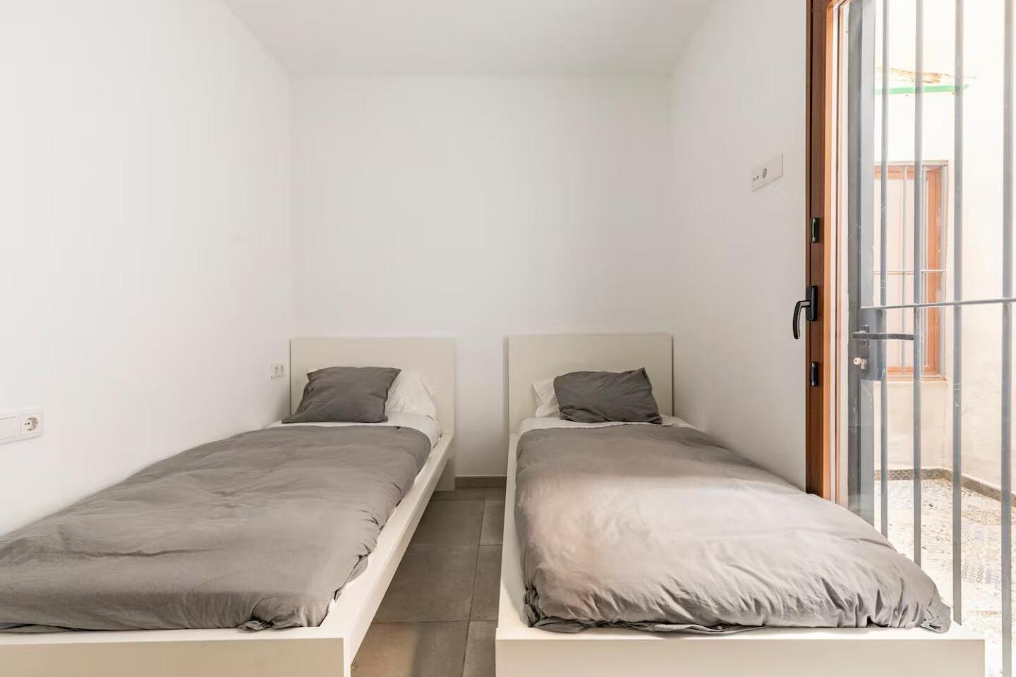 Vivienda Junto A Ruzafa - 12 Pax Y Mas Apartment บาเลนเซีย ภายนอก รูปภาพ