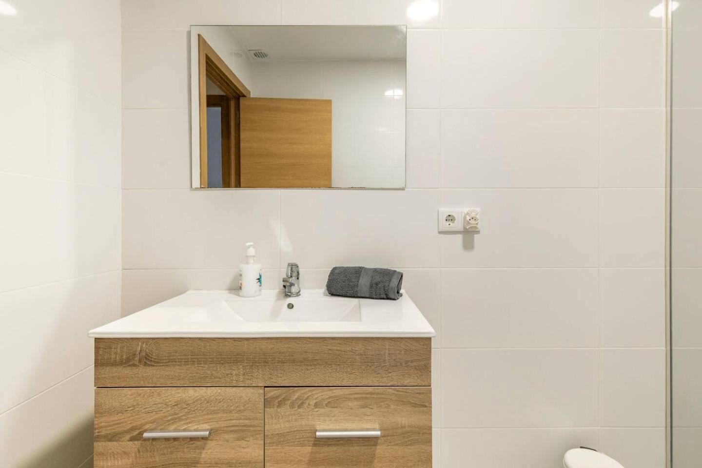 Vivienda Junto A Ruzafa - 12 Pax Y Mas Apartment บาเลนเซีย ภายนอก รูปภาพ